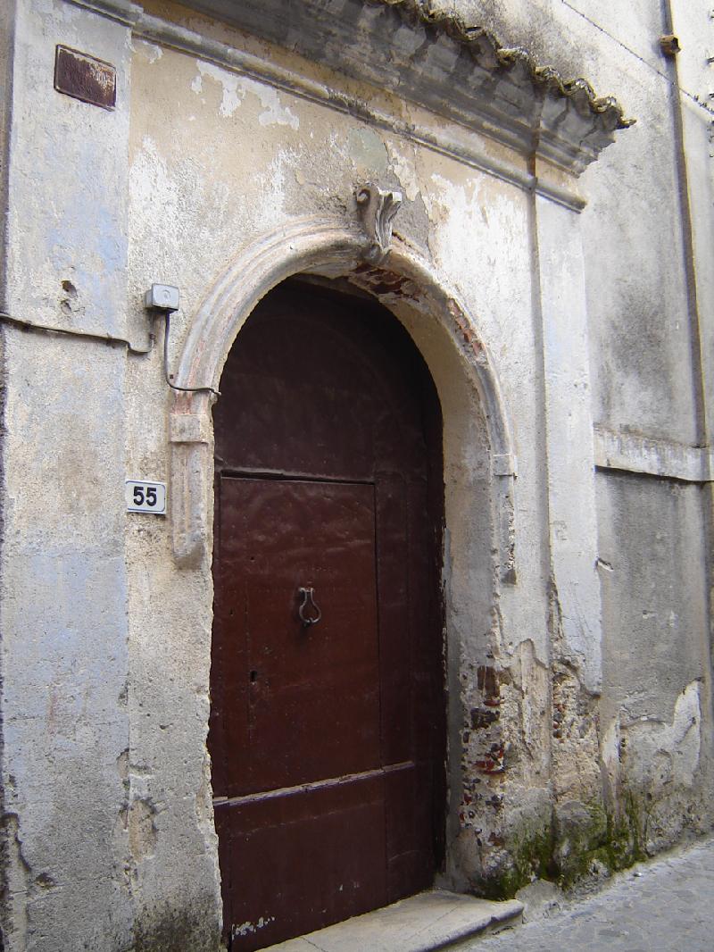 Antico_poortale_in_Corso_Del_Popolo