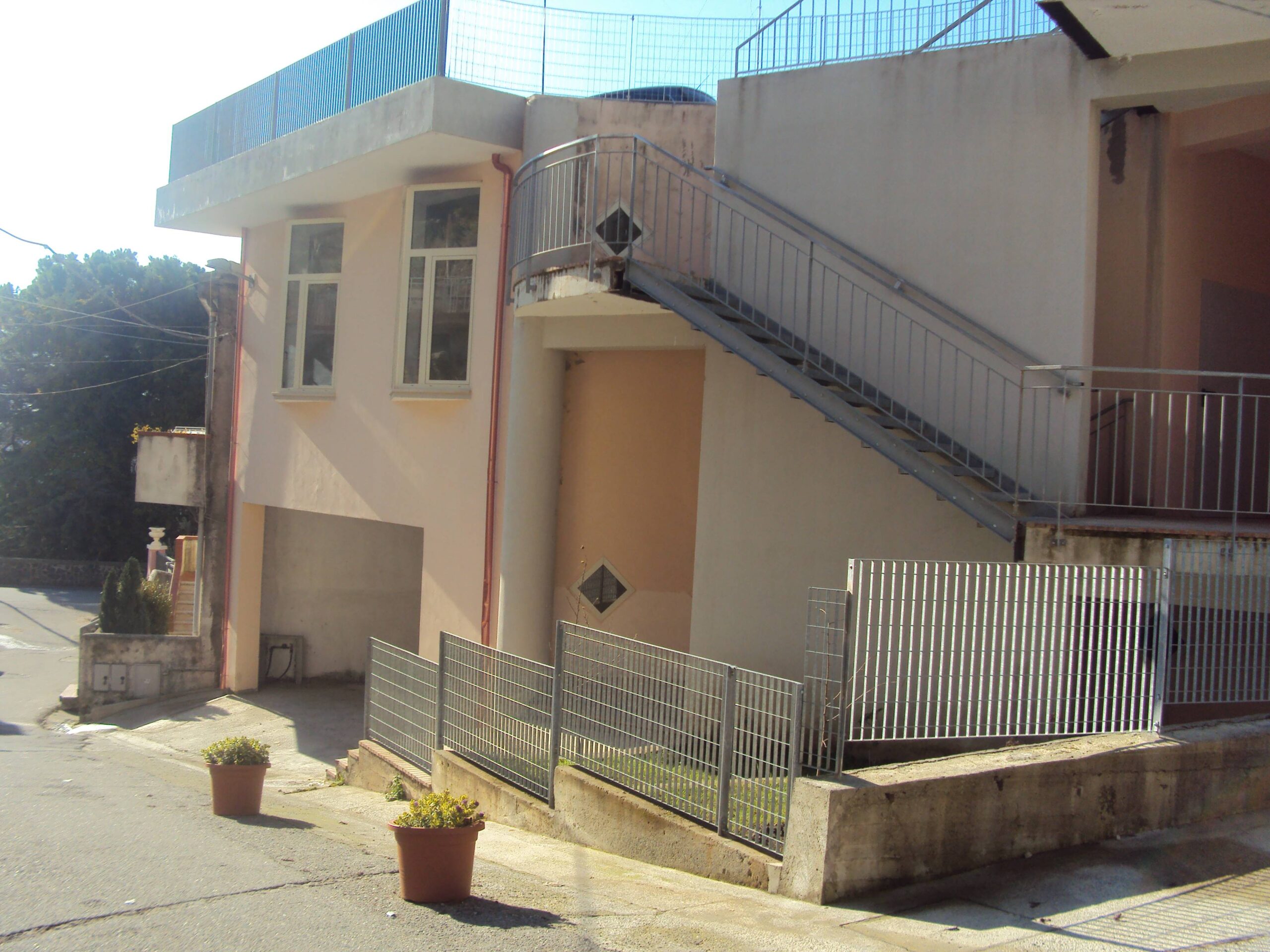 Centro_sociale_-_Falcone_e_Borsellino_-