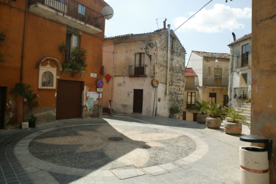 P.zza_Madonna_delle_Grazie_1